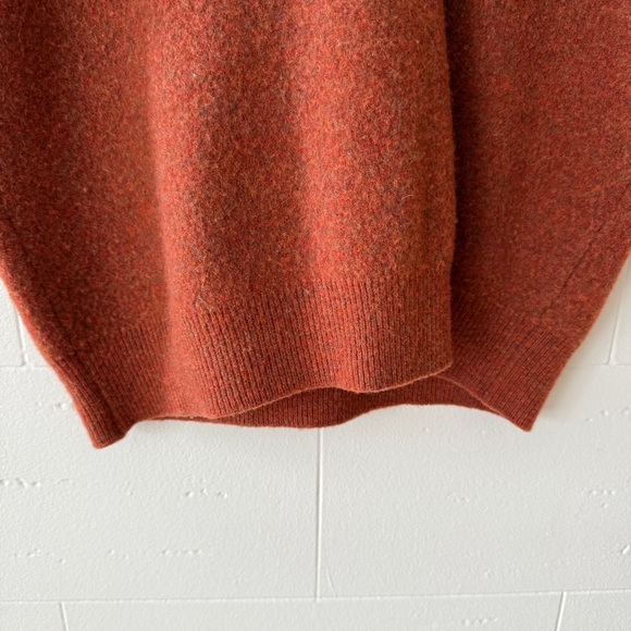 L.L. Bean | Vintage Brick V-Neck Lambswool Preppy Sweater Vest | Size Medium - Picture 4 of 9